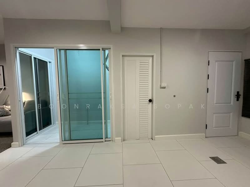 3-BR Townhouse, Bangkok, Lat Phrao, Lat Phrao, Bangkok, 3 Bedrooms, 204 sqm, Townhouse For Rent, by Boonraksa Sopak, 500265982 - DDproperty.com