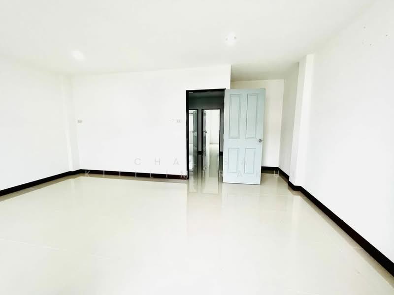 3-BR Townhouse, Chon Buri (Pattaya), Ban Bung, Ban Bung, Chon Buri (Pattaya), 3 Bedrooms, 150 sqm, Townhouse For Sale, by Chalisa Kitilimtrakul, 500266006 - DDproperty.com