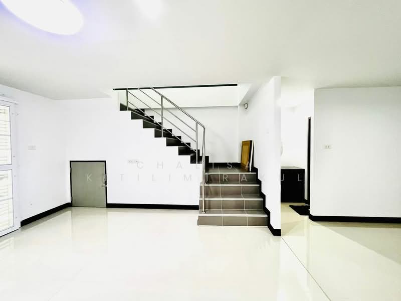 3-BR Townhouse, Chon Buri (Pattaya), Ban Bung, Ban Bung, Chon Buri (Pattaya), 3 Bedrooms, 150 sqm, Townhouse For Sale, by Chalisa Kitilimtrakul, 500266006 - DDproperty.com