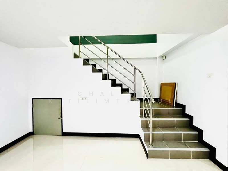 ทาวน์เฮ้าส์ 3-ห้องนอน, ชลบุรี, บ้านบึง, บ้านบึง, ชลบุรี, 150 ตร.ม., ทาวน์เฮ้าส์ ขาย, โดย Chalisa Kitilimtrakul, 500266006 - DDproperty.com