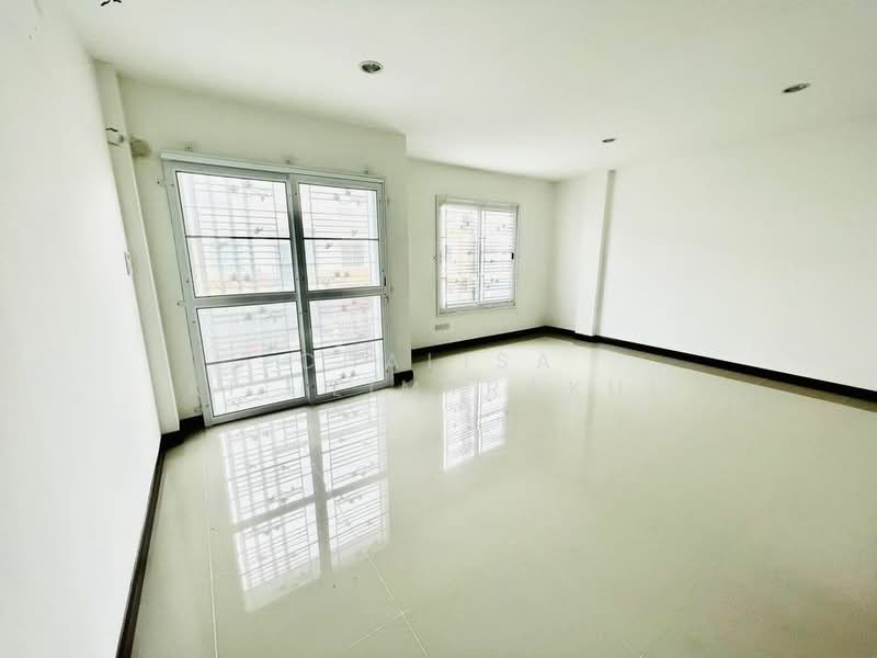 3-BR Townhouse, Chon Buri (Pattaya), Ban Bung, Ban Bung, Chon Buri (Pattaya), 3 Bedrooms, 150 sqm, Townhouse For Sale, by Chalisa Kitilimtrakul, 500266006 - DDproperty.com