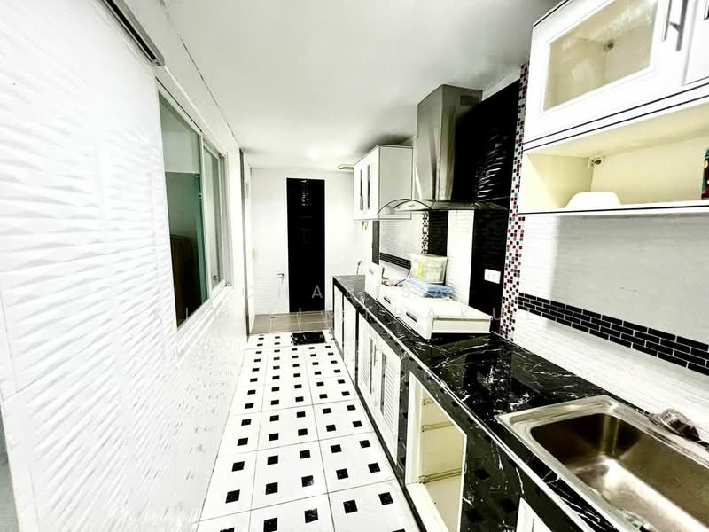 3-BR Townhouse, Chon Buri (Pattaya), Ban Bung, Ban Bung, Chon Buri (Pattaya), 3 Bedrooms, 150 sqm, Townhouse For Sale, by Chalisa Kitilimtrakul, 500266006 - DDproperty.com