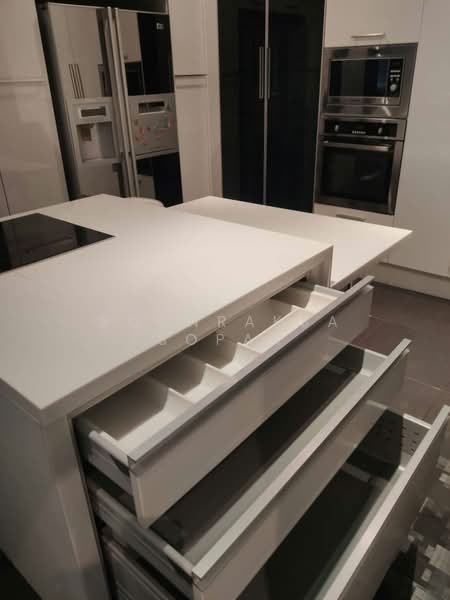 Baan Ananda, Bangkok, Sukhumvit 61, Khlong Tan Nua, Watthana, Bangkok, 3 Bedrooms, 300 sqm, Condo For Rent, by Boonraksa Sopak, 500266060 - DDproperty.com