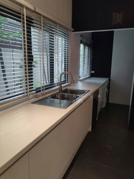 Baan Ananda, Bangkok, Sukhumvit 61, Khlong Tan Nua, Watthana, Bangkok, 3 Bedrooms, 300 sqm, Condo For Rent, by Boonraksa Sopak, 500266060 - DDproperty.com