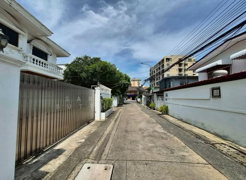 5-BR House, Bangkok, Huai Khwang, Huai Khwang, Bangkok, 5 Bedrooms, 495 sqm, Single Detached House For Sale, by Sarunyarat Sutthiapiwat, 500266066 - DDproperty.com
