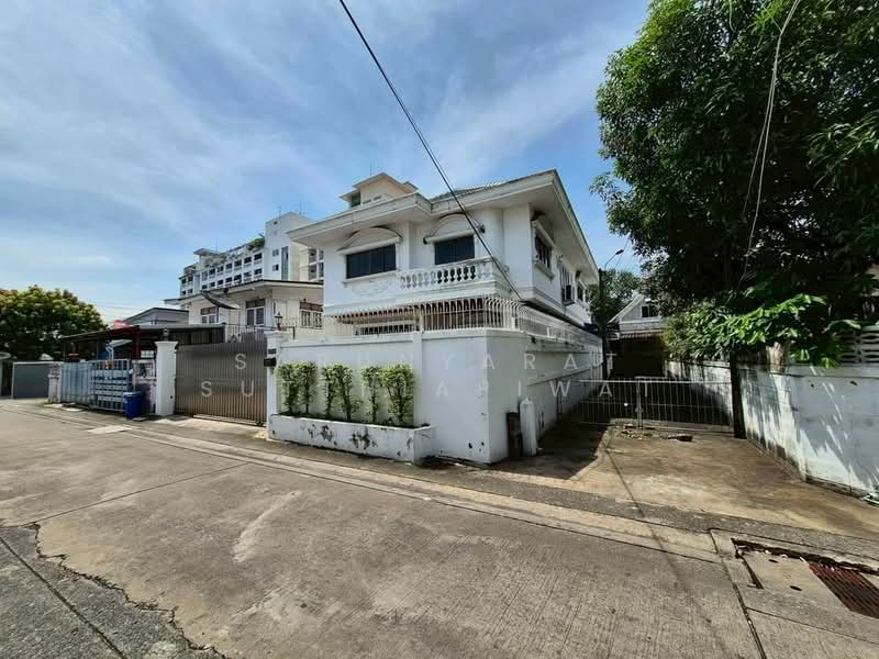5-BR House, Bangkok, Huai Khwang, Huai Khwang, Bangkok, 5 Bedrooms, 495 sqm, Single Detached House For Sale, by Sarunyarat Sutthiapiwat, 500266066 - DDproperty.com