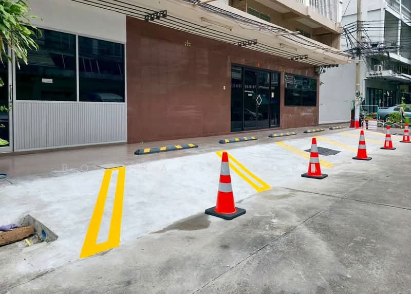 Studio Townhouse, Bangkok, Praborommaharatchawang, Phra Nakhon, Bangkok, Studio, 200 sqm, Townhouse For Rent, by Boonraksa Sopak, 500266137 - DDproperty.com