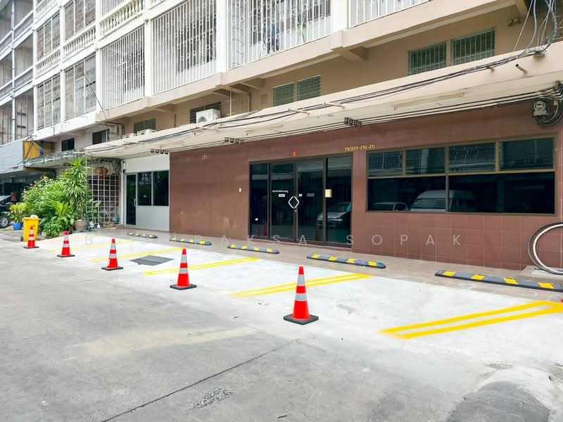 Studio Townhouse, Bangkok, Praborommaharatchawang, Phra Nakhon, Bangkok, Studio, 200 sqm, Townhouse For Rent, by Boonraksa Sopak, 500266137 - DDproperty.com