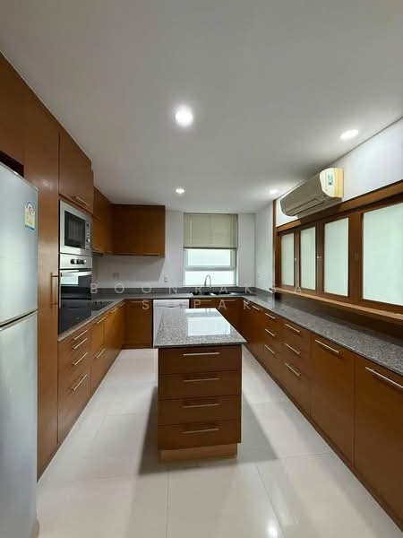 4-BR Townhouse, Bangkok, Khlong Tan Nua, Watthana, Bangkok, 4 Bedrooms, 250 sqm, Townhouse For Rent, by Boonraksa Sopak, 500266148 - DDproperty.com