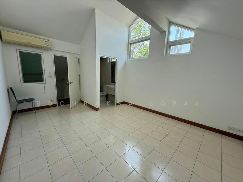 4-BR Townhouse, Bangkok, Khlong Tan Nua, Watthana, Bangkok, 4 Bedrooms, 250 sqm, Townhouse For Rent, by Boonraksa Sopak, 500266148 - DDproperty.com