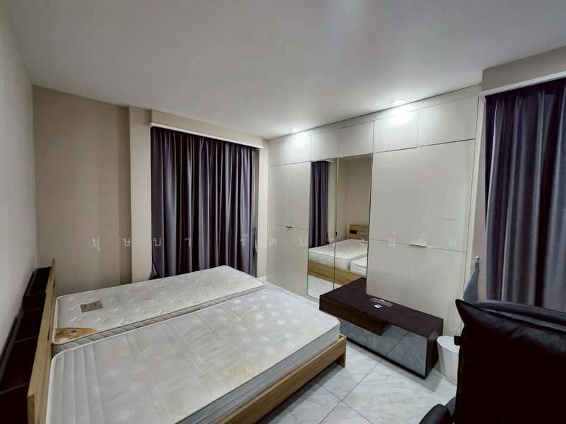 ให้เช่าบ้านเดี่ยว 6 นอน ทำเลเฉลิมพระเกียรติร.9 ซอย 40/1 บ้านลุมพินี สวนหลวงร.9 บ้าน 3 ชั้น หลังมุม, Bangkok, เฉลิมพระเกียรติร.9, Dok Mai, Prawet, Bangkok, 6 Bedrooms, 400 sqm, Single Detached House For Rent, by บุษบา รัตนวงษ์ชัย, 500266209 - DDproperty.com