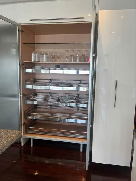 State Tower, Bangkok, 1055 Silom Road, Silom, Bang Rak, Bangkok, 2 Bedrooms, 268 sqm, Condo For Rent, by Boonraksa Sopak, 500266222 - DDproperty.com