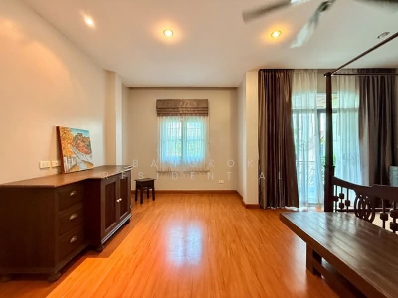 House in Compound, Bangkok, Khlong Toei, Khlong Toei, Bangkok, 3 Bedrooms, 260 sqm, Single Detached House For Rent, by Bangkok Residential, 500266249 - DDproperty.com