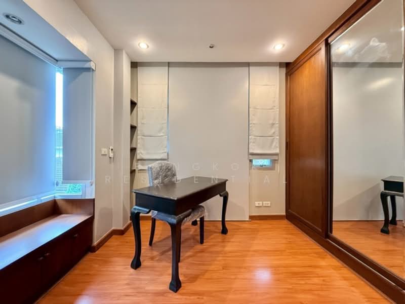 House in Compound, Bangkok, Khlong Toei, Khlong Toei, Bangkok, 3 Bedrooms, 260 sqm, Single Detached House For Rent, by Bangkok Residential, 500266249 - DDproperty.com