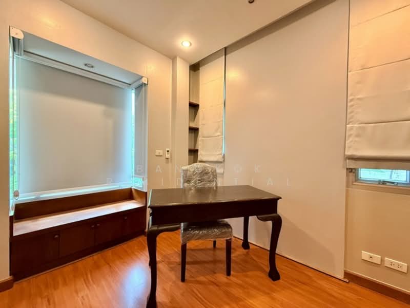 House in Compound, Bangkok, Khlong Toei, Khlong Toei, Bangkok, 3 Bedrooms, 260 sqm, Single Detached House For Rent, by Bangkok Residential, 500266249 - DDproperty.com
