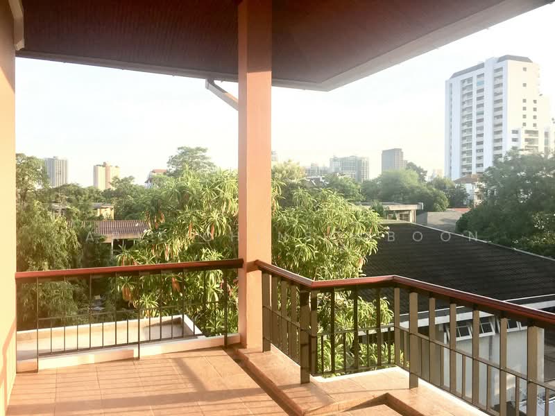 4-BR House, Bangkok, Khlong Tan Nua, Watthana, Bangkok, 4 Bedrooms, 400 sqm, Single Detached House For Rent, by Tarit Chinsomboon, 500266259 - DDproperty.com
