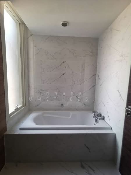 Watermark Chaophraya, Bangkok, Soi Charoennakorn 39-41, Charoennakorn Road, Bang Lam Phu Lang, Khlong San, Bangkok, 2 Bedrooms, 95 sqm, Condo For Sale, by Orapa Sumetheesirisakul, 500266328 - DDproperty.com