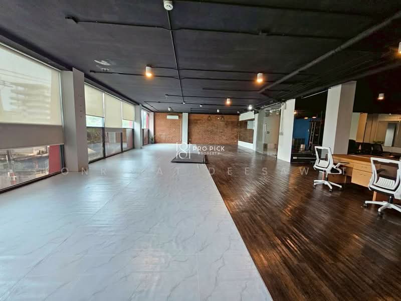 Office for rent Sukhumvit 63 BTS Ekkamai, Bangkok, Khlong Tan Nua, Watthana, Bangkok, , 210 sqm, Office Space For Rent, by Konrarat Deesawat, 500266479 - DDproperty.com