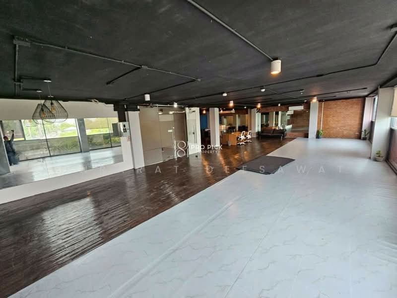 Office for rent Sukhumvit 63 BTS Ekkamai, Bangkok, Khlong Tan Nua, Watthana, Bangkok, , 210 sqm, Office Space For Rent, by Konrarat Deesawat, 500266479 - DDproperty.com