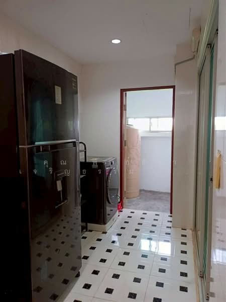 Ratchaphruek Suvarnabhumi-Ladkrabang Village, Bangkok, 397/183 Thanon Chalong Krung, Lam Pla Tiew, Lat Krabang, Bangkok, 3 Bedrooms, 130 sqm, Townhouse For Sale, by คุณ พัทธ์ธีรา เจริญธรรม (พัท), 500266489 - DDproperty.com