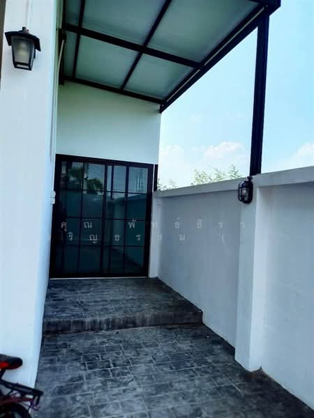 Ratchaphruek Suvarnabhumi-Ladkrabang Village, Bangkok, 397/183 Thanon Chalong Krung, Lam Pla Tiew, Lat Krabang, Bangkok, 3 Bedrooms, 130 sqm, Townhouse For Sale, by คุณ พัทธ์ธีรา เจริญธรรม (พัท), 500266489 - DDproperty.com