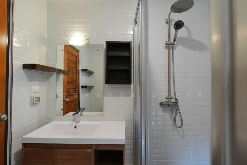 Von Napa Sukhumvit 38, Bangkok, Soi Sukhumvit 38, Phra Kanong, Khlong Toei, Bangkok, 1 Bedroom, 55 sqm, Condo For Rent, by Boonraksa Sopak, 500266556 - DDproperty.com