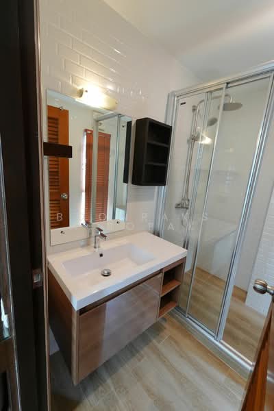 Von Napa Sukhumvit 38, Bangkok, Soi Sukhumvit 38, Phra Kanong, Khlong Toei, Bangkok, 1 Bedroom, 55 sqm, Condo For Rent, by Boonraksa Sopak, 500266556 - DDproperty.com