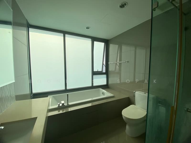 Rhythm Sukhumvit 42, Bangkok, Soi Sukhumvit 42, Sukhumvit Road, Phra Kanong, Khlong Toei, Bangkok, 2 Bedrooms, 80 sqm, Condo For Rent, by Boonraksa Sopak, 500266646 - DDproperty.com