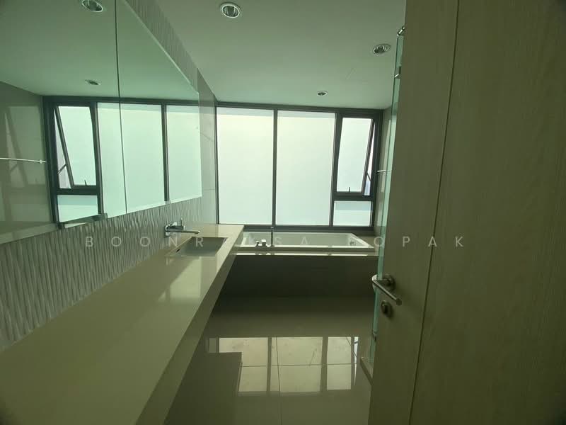 Rhythm Sukhumvit 42, Bangkok, Soi Sukhumvit 42, Sukhumvit Road, Phra Kanong, Khlong Toei, Bangkok, 2 Bedrooms, 80 sqm, Condo For Rent, by Boonraksa Sopak, 500266646 - DDproperty.com