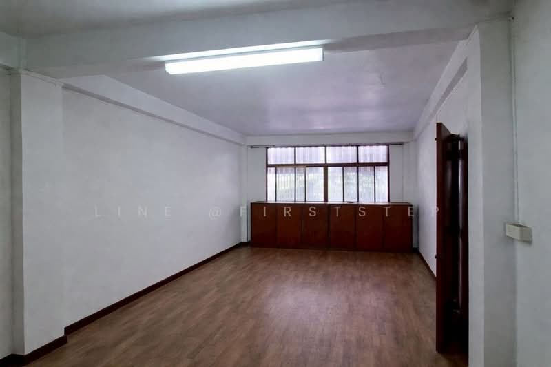 4-storey commercial building (Corner unit), Rama 4 - Thonglor area, Near BTS Thonglor, Bangkok, Khong Tan, Khlong Toei, Bangkok, , 112 sqm, Shophouse For Rent, by LINE @firststep, 500266649 - DDproperty.com