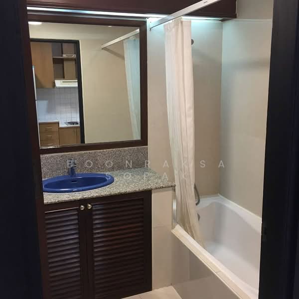 Supalai Place Sukhumvit 39, Bangkok, 175-179 Soi Sukhumvit 39 Sukhumvit Road, Khlong Tan Nua, Watthana, Bangkok, 1 Bedroom, 50 sqm, Condo For Rent, by Boonraksa Sopak, 500266667 - DDproperty.com