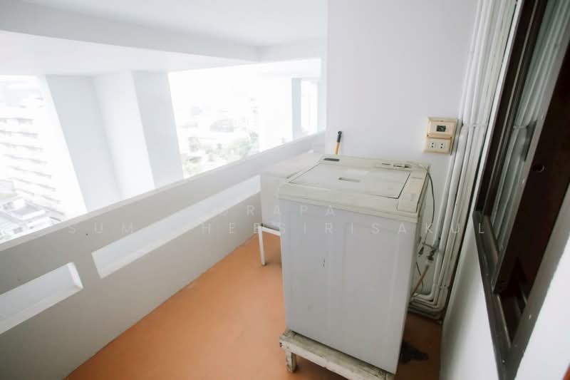Crystal Garden, Bangkok, 217 Sukhumvit 4 Alley, Khlong Toei, Khlong Toei, Bangkok, 2 Bedrooms, 110 sqm, Condo For Sale, by Orapa Sumetheesirisakul, 500266822 - DDproperty.com