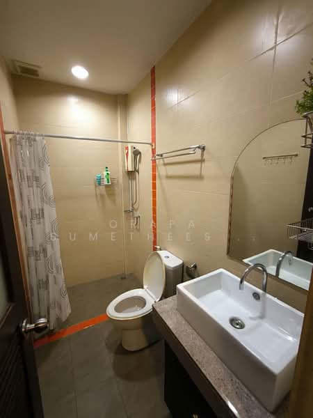 4-BR Townhouse, Bangkok, Samsen Nok, Huai Khwang, Bangkok, 4 Bedrooms, 400 sqm, Townhouse For Sale, by Orapa Sumetheesirisakul, 500266840 - DDproperty.com