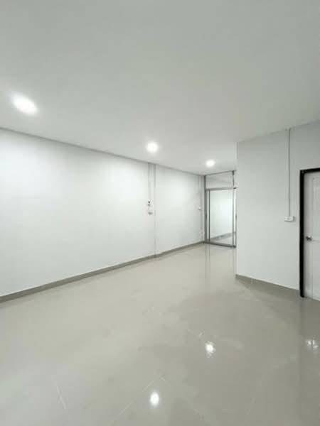 ให้เช่าทาวน์โฮม 2ชั้น รีโนเวทใหม่ ย่านถนนนวมินทร์ พร้อมเฟอร์นิเจอร์, กรุงเทพ, คลองกุ่ม, บึงกุ่ม, กรุงเทพ, 190 ตร.ม., ทาวน์เฮ้าส์ ให้เช่า, โดย Seng .PL, 500266883 - DDproperty.com