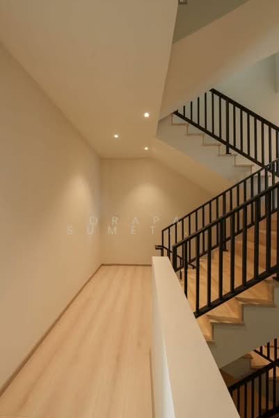 3-BR Townhouse, Bangkok, Huai Khwang, Huai Khwang, Bangkok, 3 Bedrooms, 380 sqm, Townhouse For Sale, by Orapa Sumetheesirisakul, 500266884 - DDproperty.com