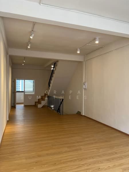 4-BR Townhouse, Bangkok, Khlong Ton Sai, Khlong San, Bangkok, 4 Bedrooms, 200 sqm, Townhouse For Sale, by Orapa Sumetheesirisakul, 500266911 - DDproperty.com