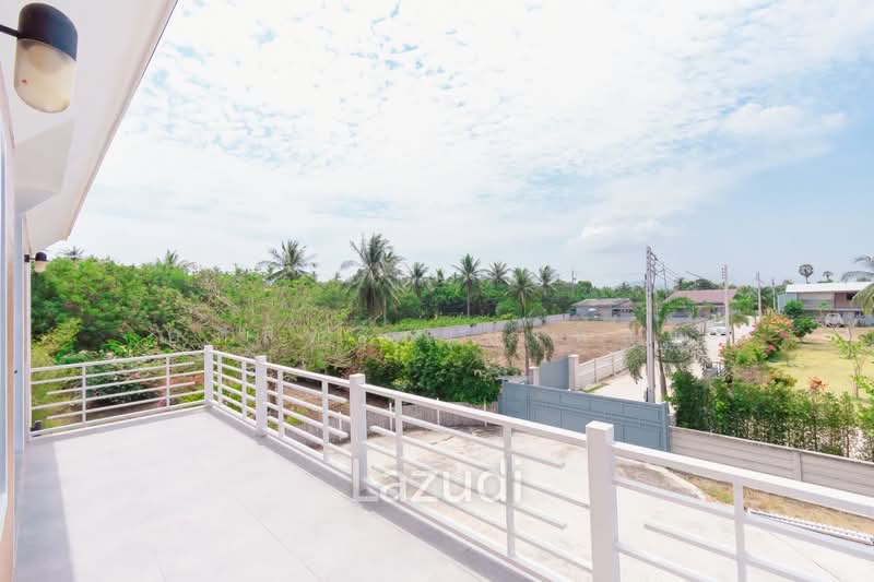 Private Modern Loft Container Home (Thap Tai), Prachuap Khiri Khan, Wang-Pong, Pran Buri, Prachuap Khiri Khan, 4 Bedrooms, 300 sqm, Single Detached House For Sale, by Apisit Junlao, 500266983 - DDproperty.com