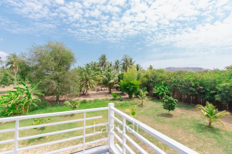 Private Modern Loft Container Home (Thap Tai), Prachuap Khiri Khan, Wang-Pong, Pran Buri, Prachuap Khiri Khan, 4 Bedrooms, 300 sqm, Single Detached House For Sale, by Apisit Junlao, 500266983 - DDproperty.com