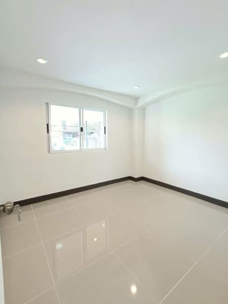 K.C. Garden Home, Bangkok, Nimit Mai Road, Sam Wa Tawan Ok, Khlong Sam Wa, Bangkok, 4 Bedrooms, 200 sqm, Single Detached House For Sale, by นภัสศรณ์ วงศ์สินไทยกร (นันท์), 500267020 - DDproperty.com