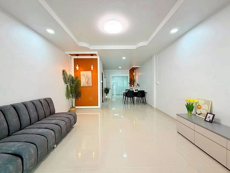Ban Rom Ngao Mai, Nonthaburi, Soi Ban Rom Ngao Mai, Bang Khu Rat, Bang Bua Thong, Nonthaburi, 2 Bedrooms, 110 sqm, Townhouse For Sale, by บุษบากร (เจี๊ยบ), 500267024 - DDproperty.com
