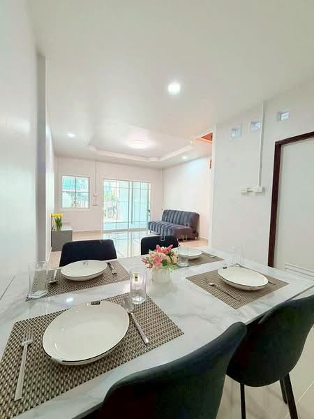 Ban Rom Ngao Mai, Nonthaburi, Soi Ban Rom Ngao Mai, Bang Khu Rat, Bang Bua Thong, Nonthaburi, 2 Bedrooms, 110 sqm, Townhouse For Sale, by บุษบากร (เจี๊ยบ), 500267024 - DDproperty.com