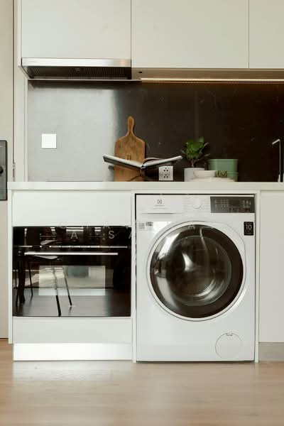 Noble Form Thonglor, Bangkok, Sukhumvit 55, Khlong Tan Nua, Watthana, Bangkok, 1 Bedroom, 32 sqm, Condo For Rent, by Chatchaya Sa-Nguanklang, 500267029 - DDproperty.com