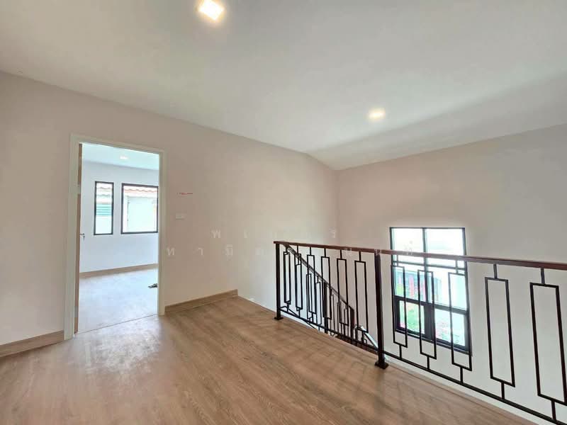 Ladawan Pinklao-Borommaratchachonnani, Bangkok, Borommaratchachonnani Road, Sala Thammasop, Thawi Watthana, Bangkok, 4 Bedrooms, 348 sqm, Single Detached House For Sale, by พเนตร มหามิตรานนท์, 500267085 - DDproperty.com