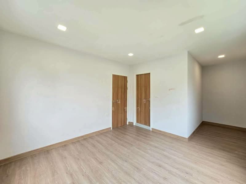 Ladawan Pinklao-Borommaratchachonnani, Bangkok, Borommaratchachonnani Road, Sala Thammasop, Thawi Watthana, Bangkok, 4 Bedrooms, 348 sqm, Single Detached House For Sale, by พเนตร มหามิตรานนท์, 500267085 - DDproperty.com