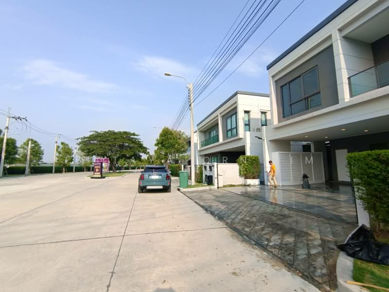Centro Bangna : เซนโทร บางนา, สมุทรปราการ, 111 ซอย3, บางแก้ว, บางพลี, สมุทรปราการ, 350 ตร.ม., บ้านเดี่ยว ให้เช่า, โดย Tittayaporn Kim (Jenny), 500267100 - DDproperty.com