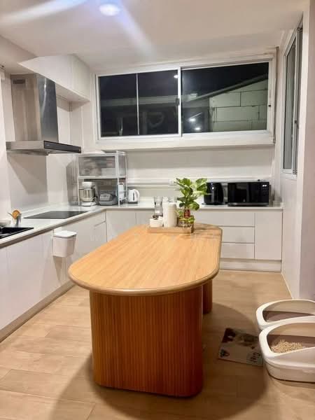 undefined, Bangkok, Samsen Nok, Huai Khwang, Bangkok, 3 Bedrooms, 180 sqm, Townhouse For Rent, by Vinai  Wattana, 500267150 - DDproperty.com