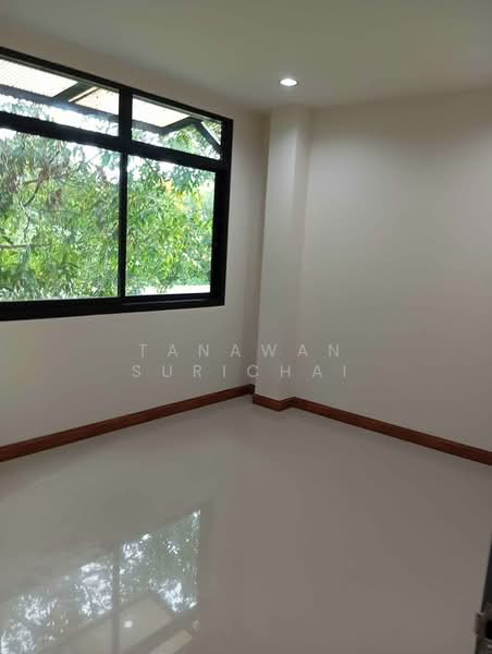 undefined, Chon Buri (Pattaya), Nong Pru, Bang Lamung (Pattaya), Chon Buri (Pattaya), 5 Bedrooms, 377 sqm, Townhouse For Sale, by Tanawan Surichai, 500267272 - DDproperty.com