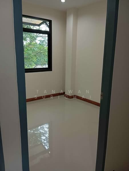 undefined, Chon Buri (Pattaya), Nong Pru, Bang Lamung (Pattaya), Chon Buri (Pattaya), 5 Bedrooms, 377 sqm, Townhouse For Sale, by Tanawan Surichai, 500267272 - DDproperty.com