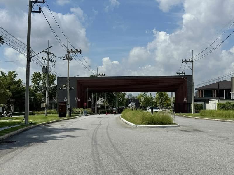 บ้าน 3-ห้องนอน, ชลบุรี, เหมือง, เมืองชลบุรี, ชลบุรี, 206 ตร.ม., บ้านเดี่ยว ขาย, โดย Tanawan Surichai, 500267276 - DDproperty.com