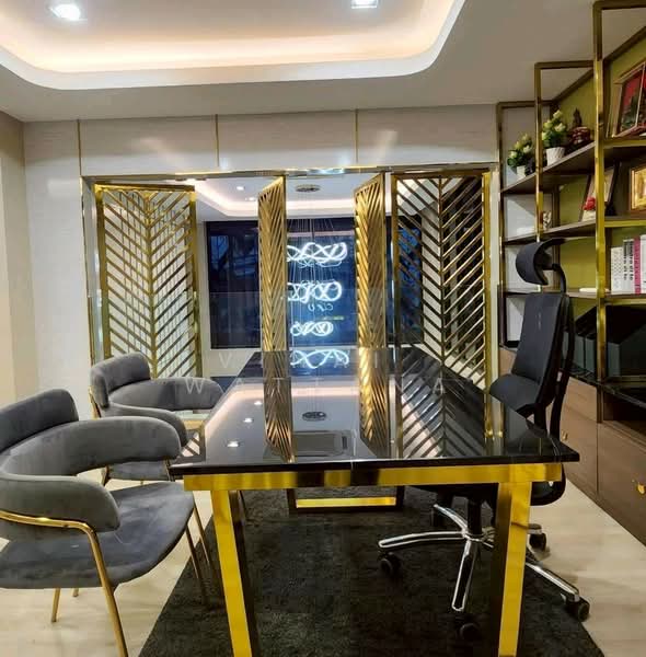 4-BR Townhouse, Bangkok, Lat Phrao, Lat Phrao, Bangkok, 4 Bedrooms, 300 sqm, Townhouse For Rent, by Vinai  Wattana, 500267285 - DDproperty.com